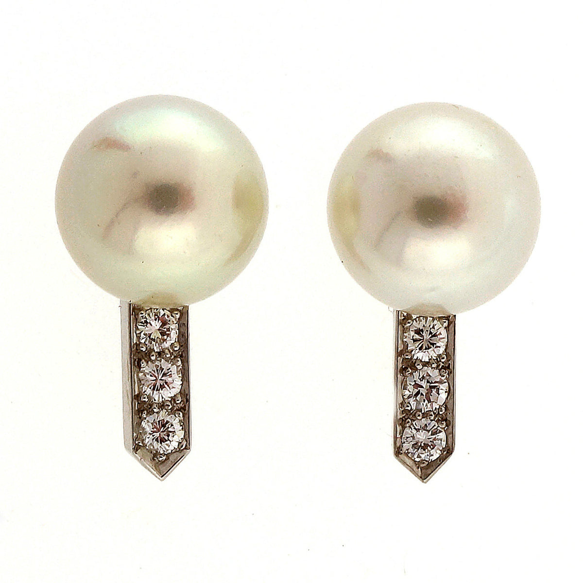 Art Deco .18 Carat Diamond Cultured Pearl White Gold Earrings