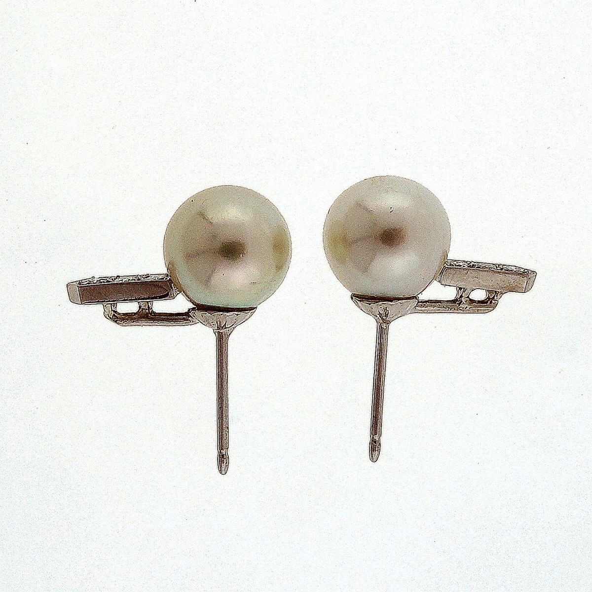 Art Deco .18 Carat Diamond Cultured Pearl White Gold Earrings – image 4