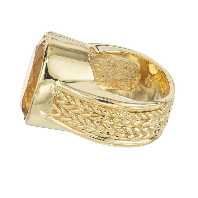 Valentino 11.00 Carat Oval Citrine Yellow Gold Cocktail Ring – image 4