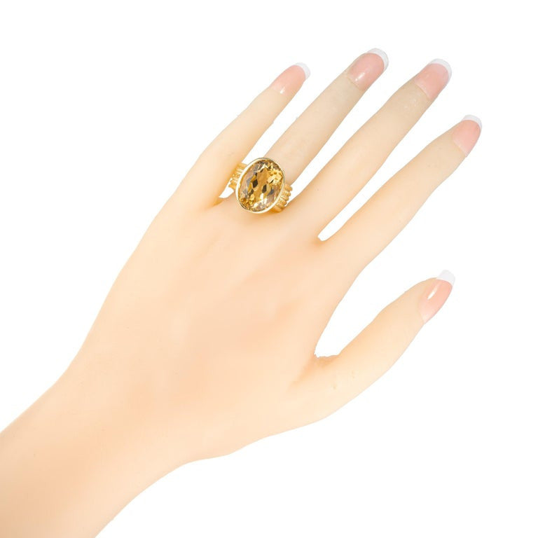 Valentino 11.00 Carat Oval Citrine Yellow Gold Cocktail Ring – image 8
