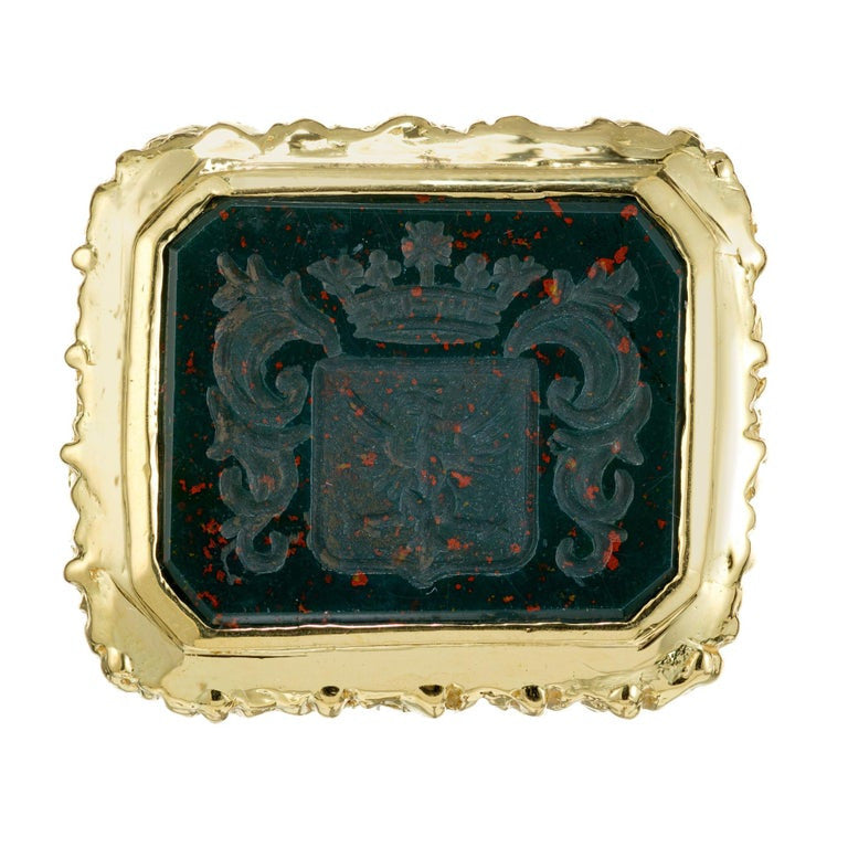 Bloodstone Yellow Gold Carved Crest Cocktail Ring – image 2