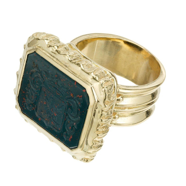 Bloodstone Yellow Gold Carved Crest Cocktail Ring – image 3