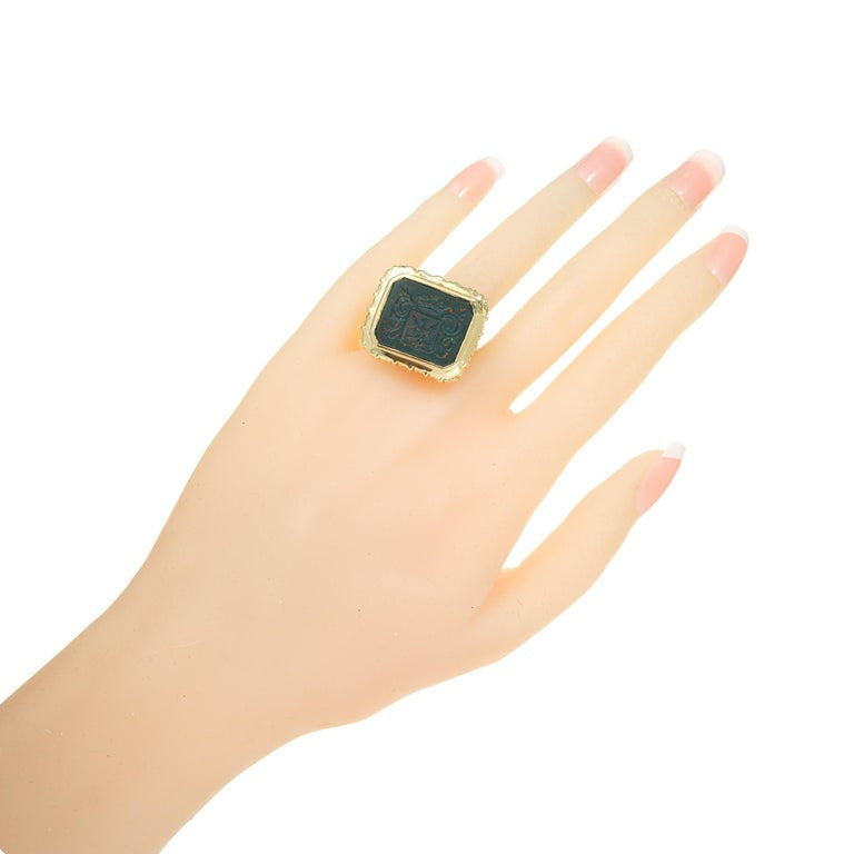 Bloodstone Yellow Gold Carved Crest Cocktail Ring – image 6