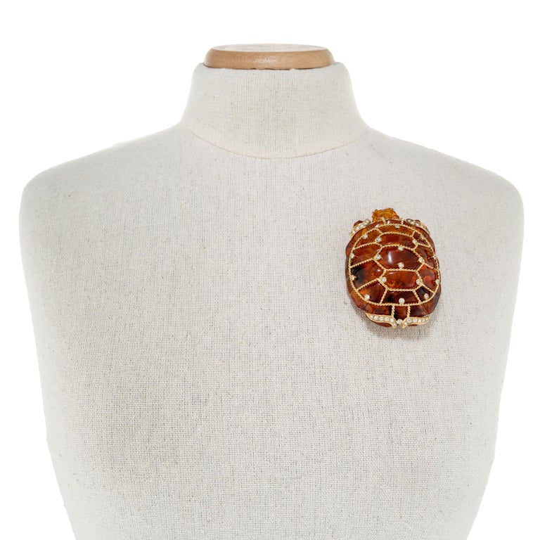 1.00 Carat Diamond Amber Yellow Gold Carved Turtle Brooch – image 5