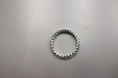 Estate 2.50ct Solid Platinum "V" Shape Pattern Princess Ideal Cut Eternity Ring – image 2