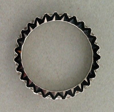 Estate 2.50ct Solid Platinum "V" Shape Pattern Princess Ideal Cut Eternity Ring – image 4