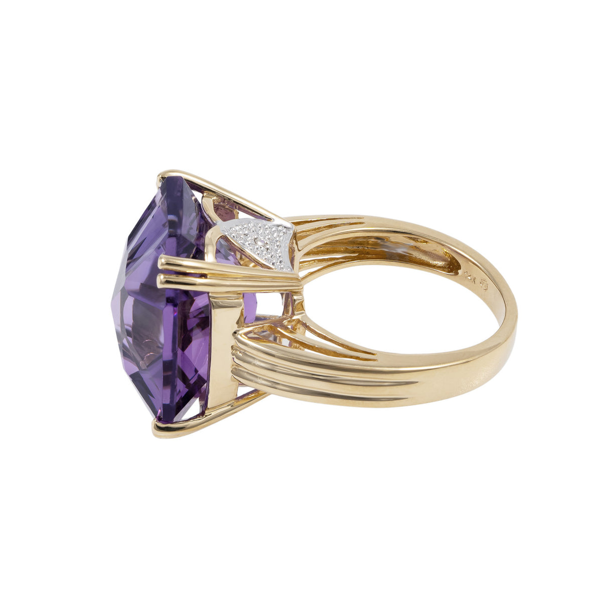 22 Carat Amethyst Diamond Two Tone Gold Ring – image 3