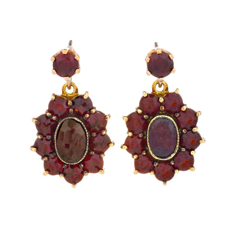 3.04 Carat Garnet Yellow Gold Dangle Cluster Earrings – image 2