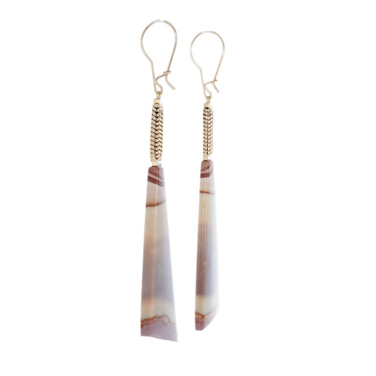 18.00 Carat Banded Agate Yellow Gold Dangle Earrings – image 3