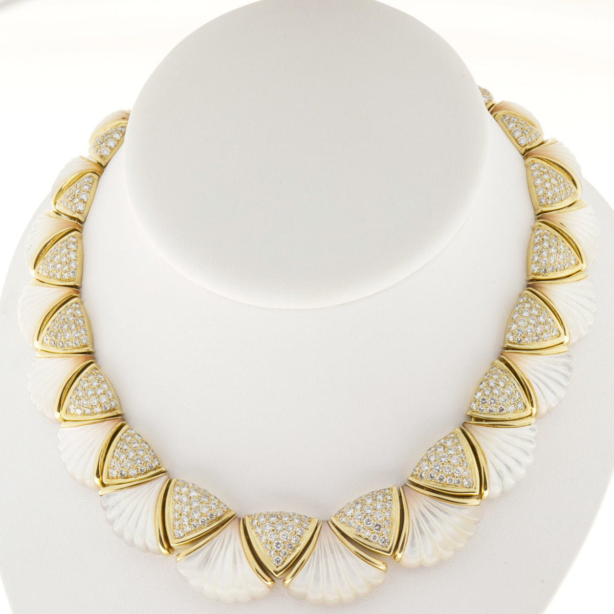 Gemlok 14.01 Carat Diamond Mother of Pearl yellow Gold Necklace﻿ – image 9
