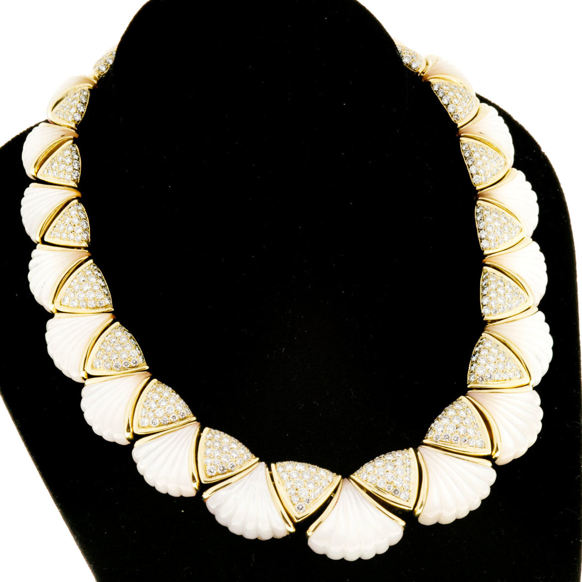 Gemlok 14.01 Carat Diamond Mother of Pearl yellow Gold Necklace﻿ – image 10