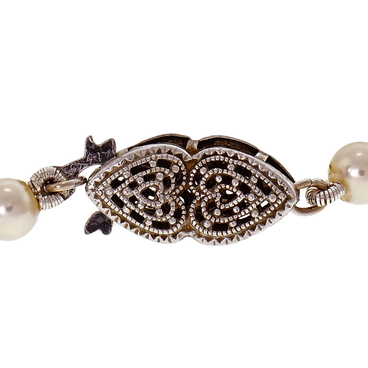 19 Inch Graduated Strand Cultured Pearl Necklace 14k White Gold Clasp – image 2