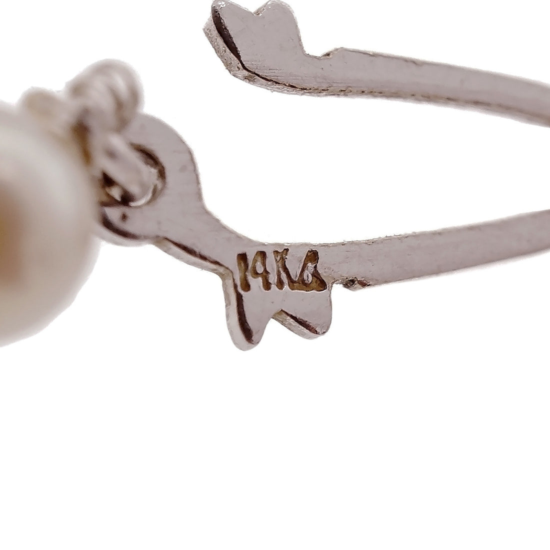 19 Inch Graduated Strand Cultured Pearl Necklace 14k White Gold Clasp – image 4