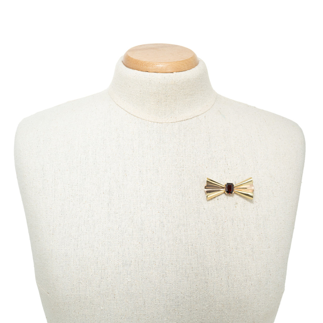 Tiffany & Co. 3.50 Carat Red Garnet Two Tone Folded Bow Brooch – image 3