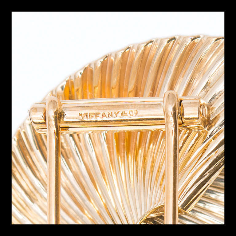 Tiffany & Co. Vintage 14k Yellow Gold Swirl Ribbon Brooch, Circa 1950 – image 4