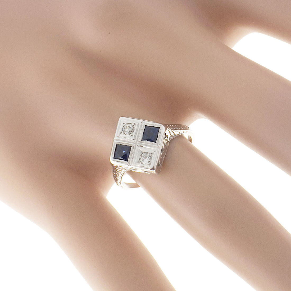 Vintage Art Deco 18k Gold .40ct Calibre Sapphire .10ct European Cut Diamond Ring – image 2