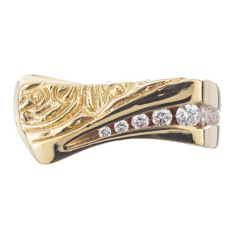 Graduated Diamond Yellow Gold Engraved Band Ring Ring – image 2