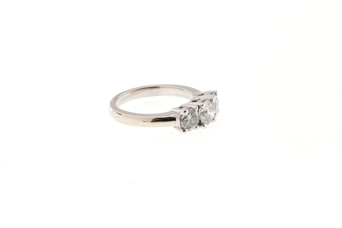 Vintage 3 Stone Bright White Diamond Ring .71ct Center .90ct Sides 14k Gold – image 3