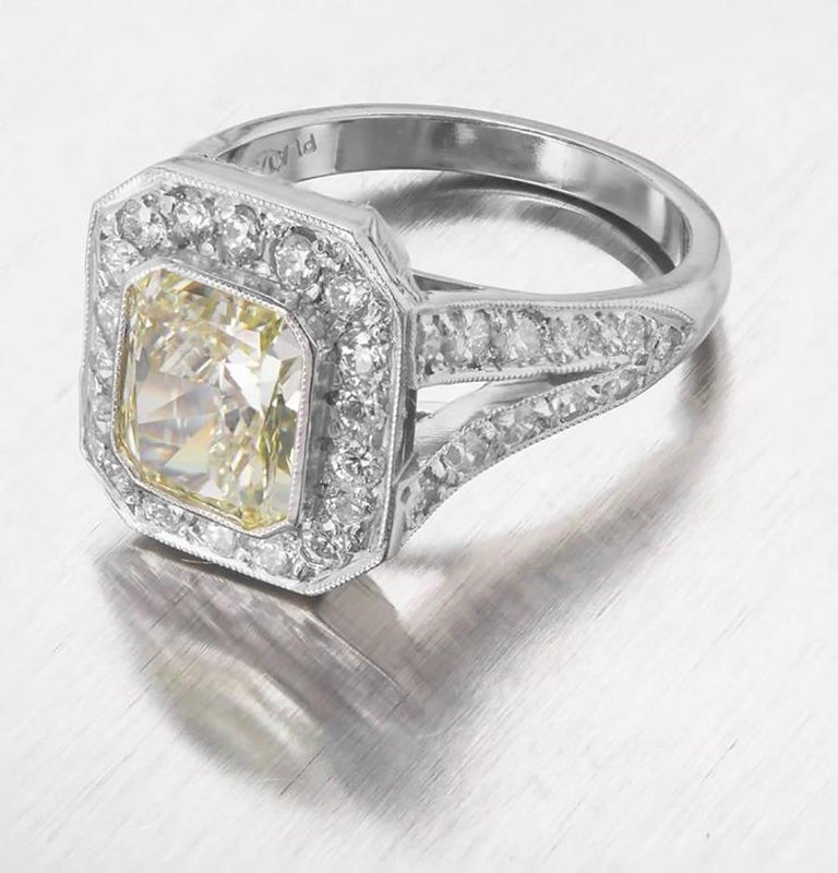 Peter Suchy EGL 2.06 Carat Fancy Yellow Diamond Halo Platinum Engagement Ring – image 3