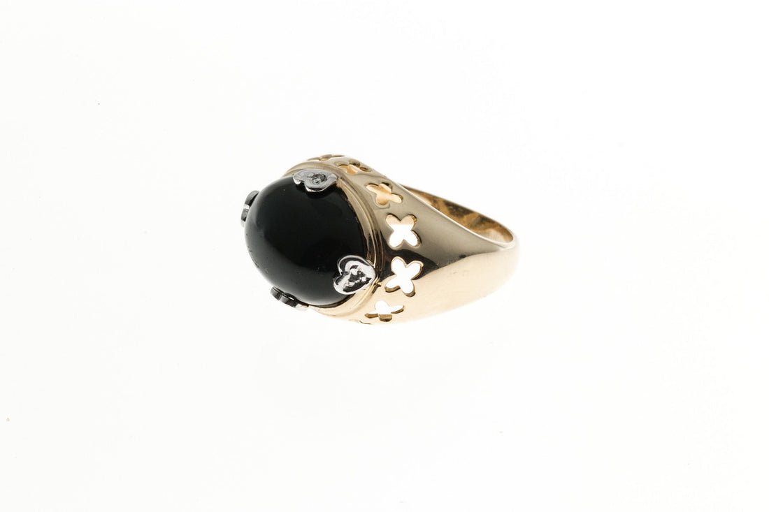 Vintage 1960 Black Onyx 14k yellow gold diamond ring – image 2